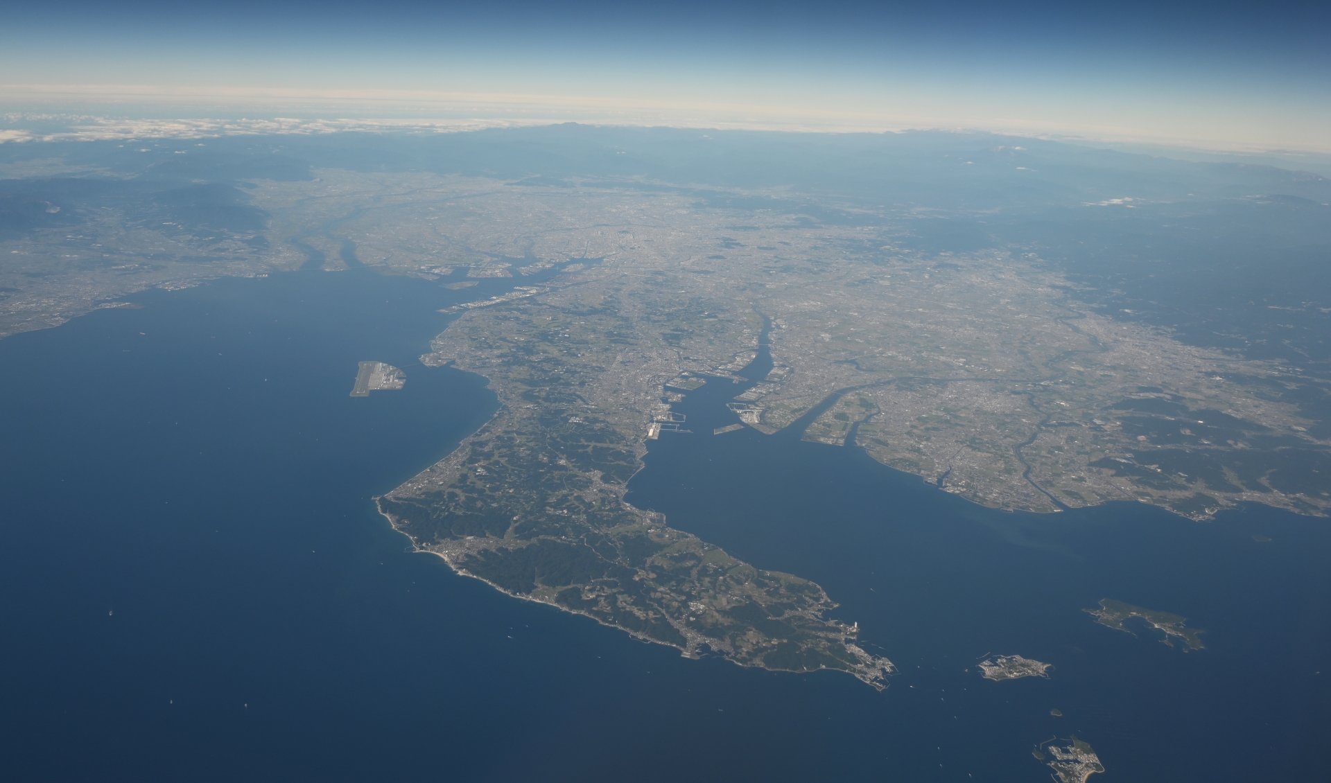 知多半島と伊勢湾・名古屋方面の空撮写真
